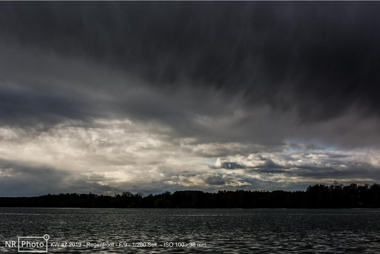 KW 47 2019 - Regenfront - F/9 - 1/200 Sek. - ISO 100 - 38 mm