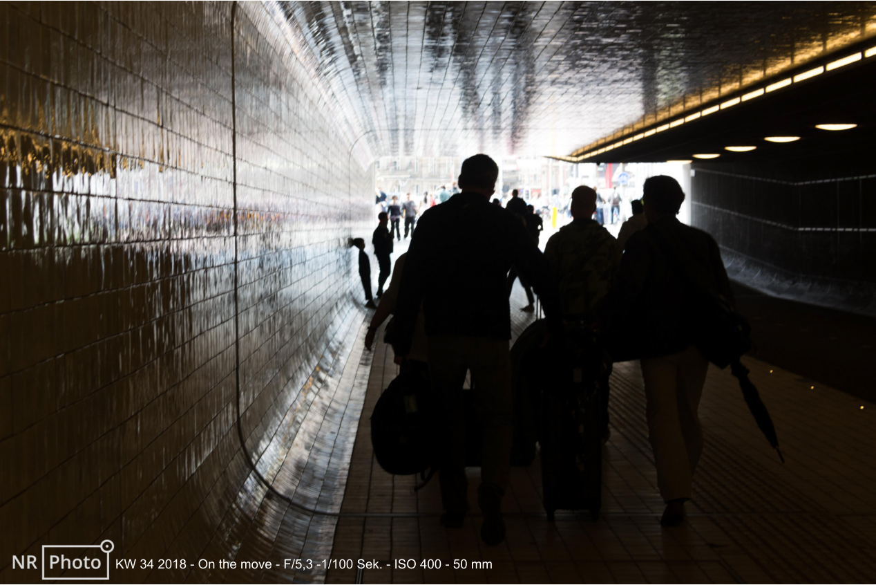 KW 34 2018 - On the move - F/5,3 -1/100 Sek. - ISO 400 - 50 mm