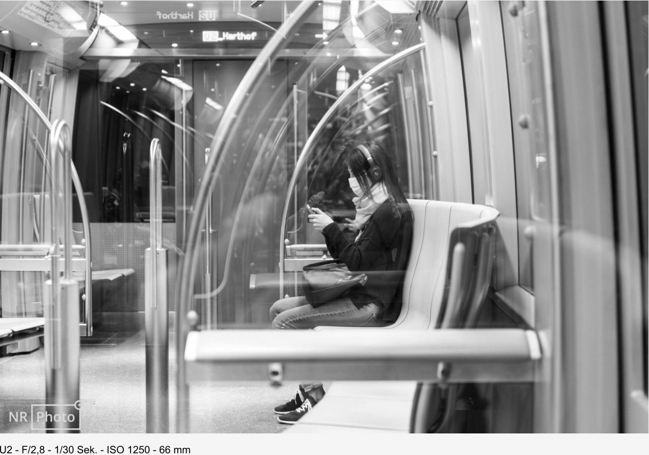 U2 - F/2,8 - 1/30 Sek. - ISO 1250 - 66 mm